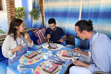 Cake Painting Therapy Session In Chefchaouen with Locals