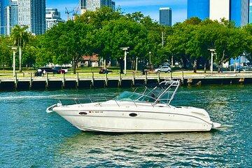Private Yacht Rental in Miami for 12 People
