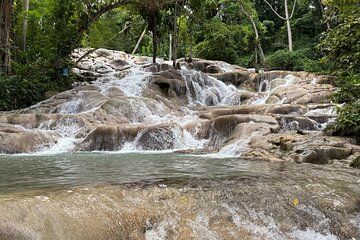 Dunn's River Falls from Falmouth with Lunch and Admission