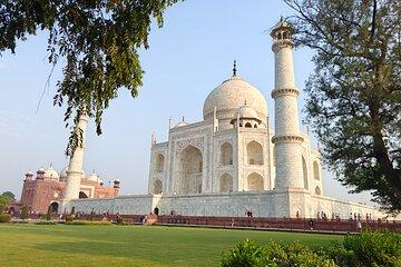 Delhi: Overnight Taj Mahal & Agra Fort Private Tour by Car