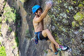 Rock climbing in Oaxaca with local climbers