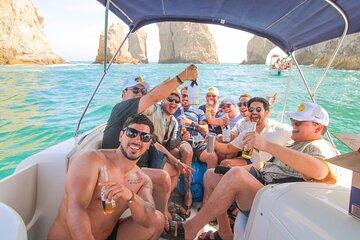 Tour of Cabo San Lucas by Luxury Yacht and Playa del Amor