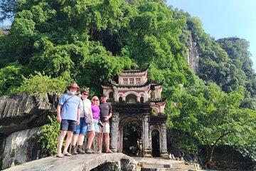 Hanoi: Trang An, Bich Dong, Local Family, Mua Cave Luxury Tour