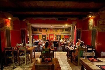 Pompeii Archaeological and Gastronomic Tour with Lunch