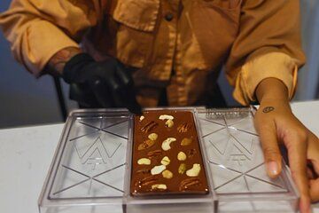 Siem Reap Chocolate Bar Making Workshop