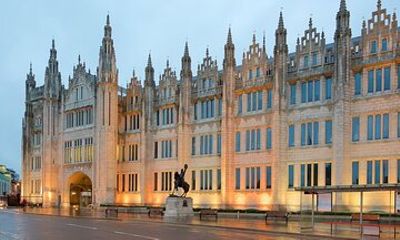 Explore Aberdeen and the surrounding area with private transport