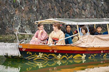 Kimono Experience & Aoi Boat Ride in Historic Sunpu castle Tour