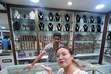 Exclusive Half Day Shopping Tour With Female Consultant