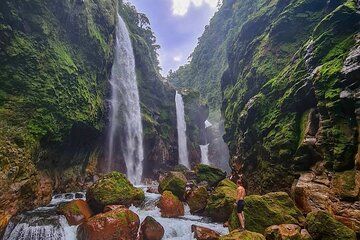 Costa Rica Waterfalls and Jurassic Canyon Guided Adventure