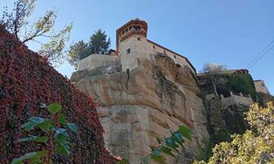 Amazing Morning Meteora Monasteries Tour