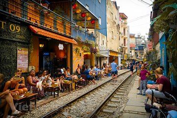 Hanoi Old Quarter Private Walking Tour with Train Street Stop