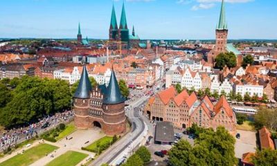 Hello Lübeck: Private 2-Hour Intro City Walk with Local Guide