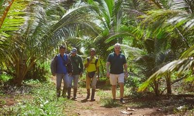 Puerto Princesa Countryside: Farm to Beach & Weaving Experience