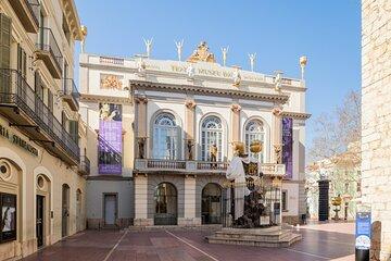 Dali Tour in small group: Museum, Cadaques & Púbol from Barcelona