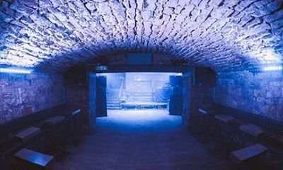 Edinburgh Electric Mile Pub Crawl with Free Shots