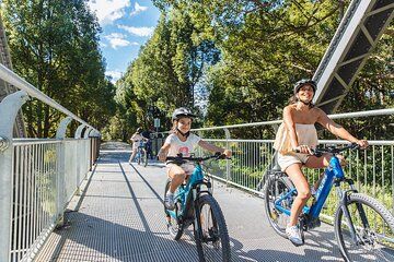 E-bike Rail Trail & Tropical Fruit World Tour: Gold Coast & Byron