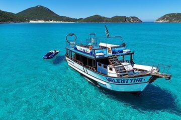 Two Floor Boat Tour with Toboágua Arraial do Cabo