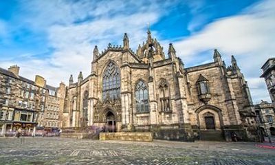 Edinburgh Private Walking Tour with a Local