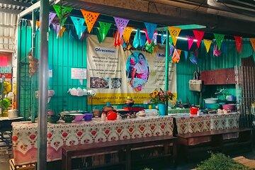 Food tour at Mercado de Abastos by Raiz y Sabor