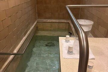 Berkeley Springs and Roman Bath Spa Private Experience