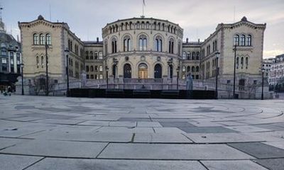 Oslo City Walking Tour Explore Fortress and City Hall