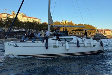 Porto: Relaxing Sailboat Cruise with Port on the Douro River