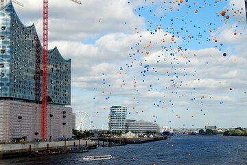 Elbphilharmonie Ticket and Audio Tour with Walk in Hafen City