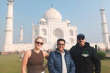 Taj Mahal Tour with Professional Photographer and Guide