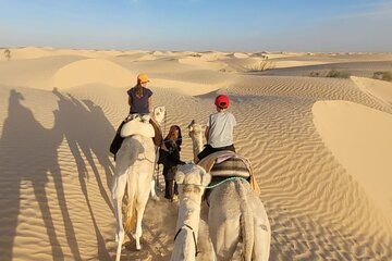 Private two days Camp in Sahara and Land Rover to the Oases