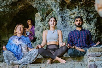 Rishikesh: Vashishta Gufa & Jesus Cave Half-Day Meditation Tour