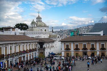 Half-Day Quito City Tour: Cathedral, Compañia Church, Panecillo.