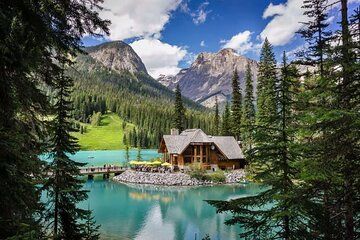 Emerald Lake, Moraine, Lake Louise,Johnston Canyon and Banff Tour