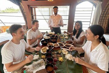 Alleppey Houseboat Overnight Cruise from Kochi