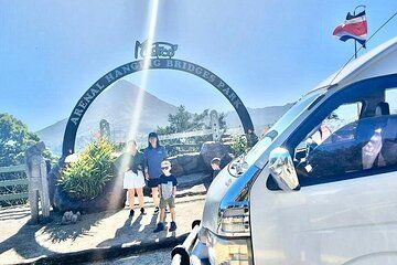 La Fortuna Bus shuttle(hop-on, hop-off)