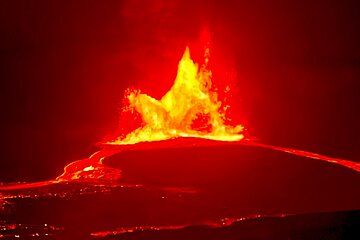 Hilo Tour Volcano Waterfall Beach and More