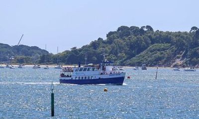 Poole Santa Experience: Festive Cruise with Santa