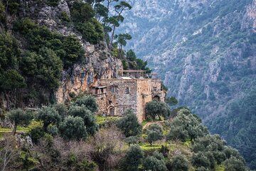 Qadisha Valley Guided Hike from Hawqa to Mar Lichaa