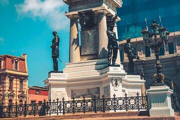 Private Historic Walking Tour in Valparaíso