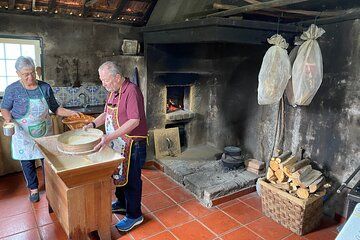 Serra D' Arga Tour: Hike, Waterfalls, Cornbread workshop & picnic