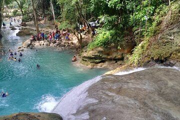Private Blue Hole and Dunns River Day Trip from Kingston