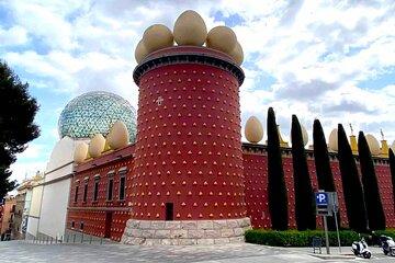Private Dalí Tour: Museum, Cadaques House & Púbol from Barcelona.