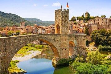 Medieval Private Tour Besalú Castellfollit Santa Pau and Nature