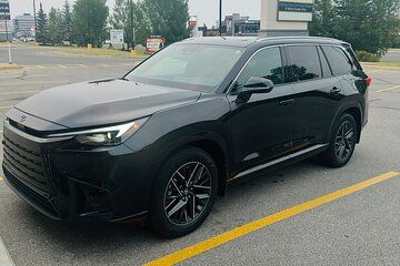 Calgary to Medicine Hat Private Luxury Lexus Tx Transfer
