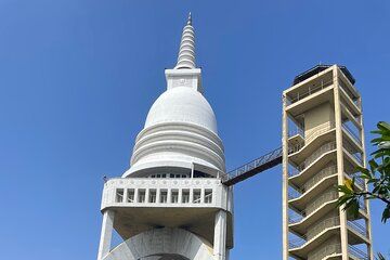 Friendly Tuk Driver with Colombo Capital Tour All inclusive