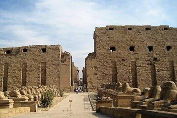 Day Tour East and West Bank with Transfer to Aswan or Hurghada