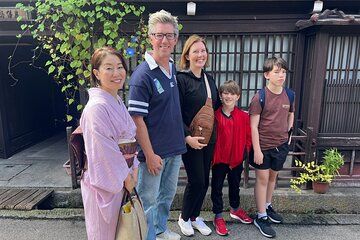 Takayama Early Morning Guided Walking Tour and Market Visit