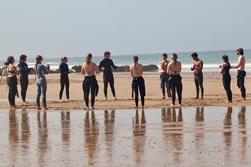 Half day surf experience with lunch and transfer in Taghazout