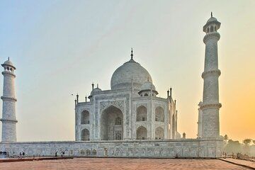 Dawn at the Taj Sunrise Tour with Breakfast in Agra