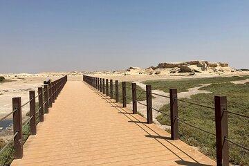 Discover North Qatar: Heritage & Coastline Half Day Tour