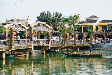 Hoi An Ancient Town Private Tour Boat Ride and Lantern Release
